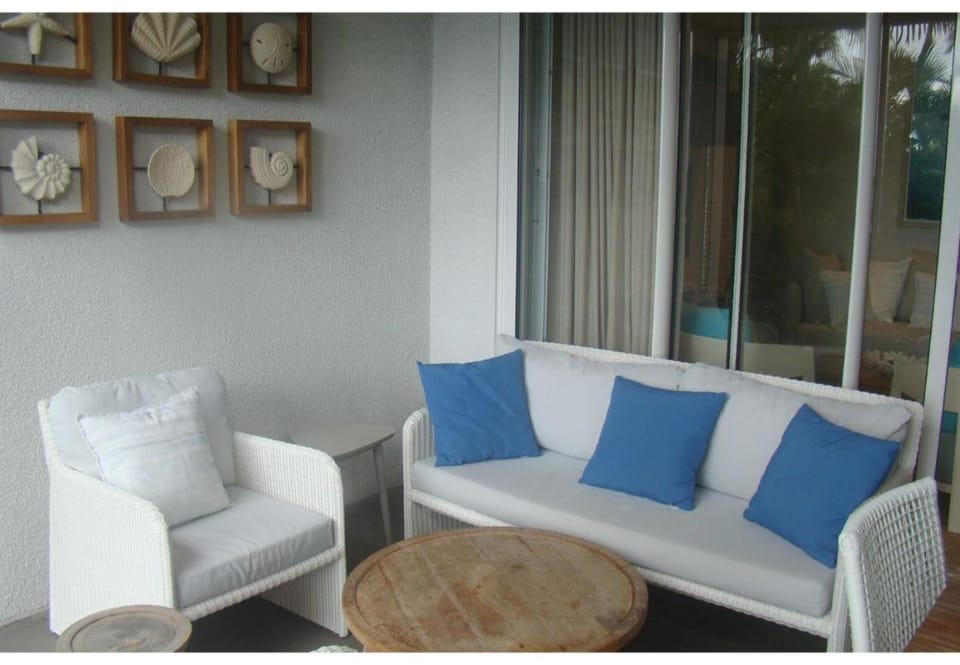Patio, Seating area