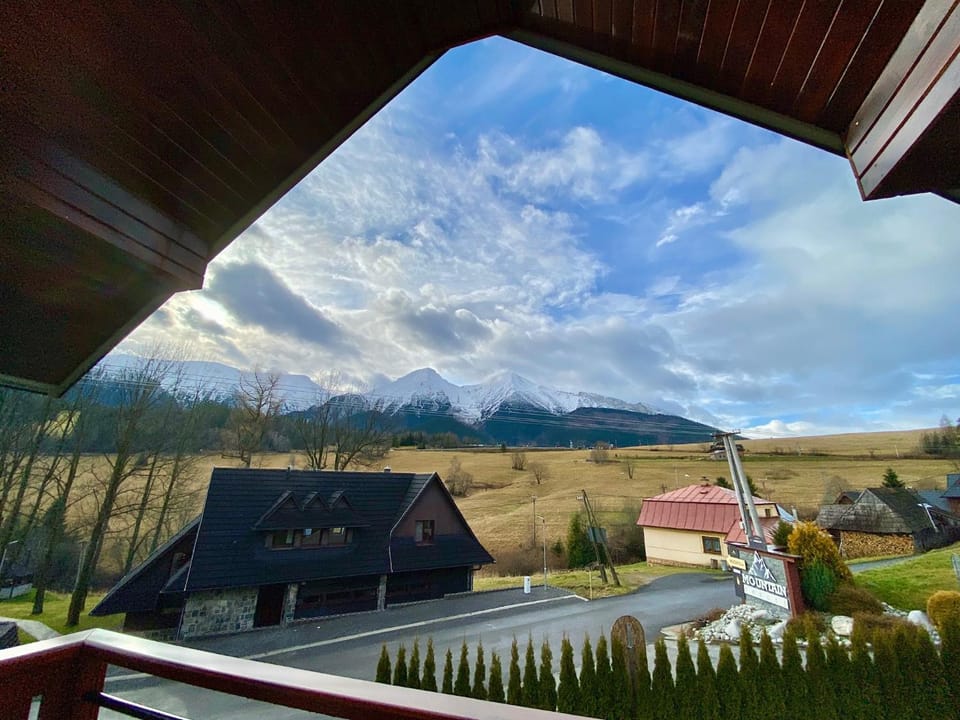 Balcony/Terrace, Mountain view