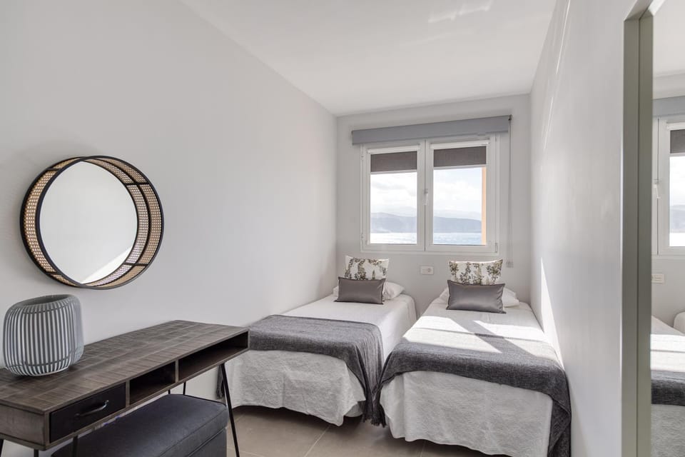 Bed, Photo of the whole room, Bedroom, Sea view