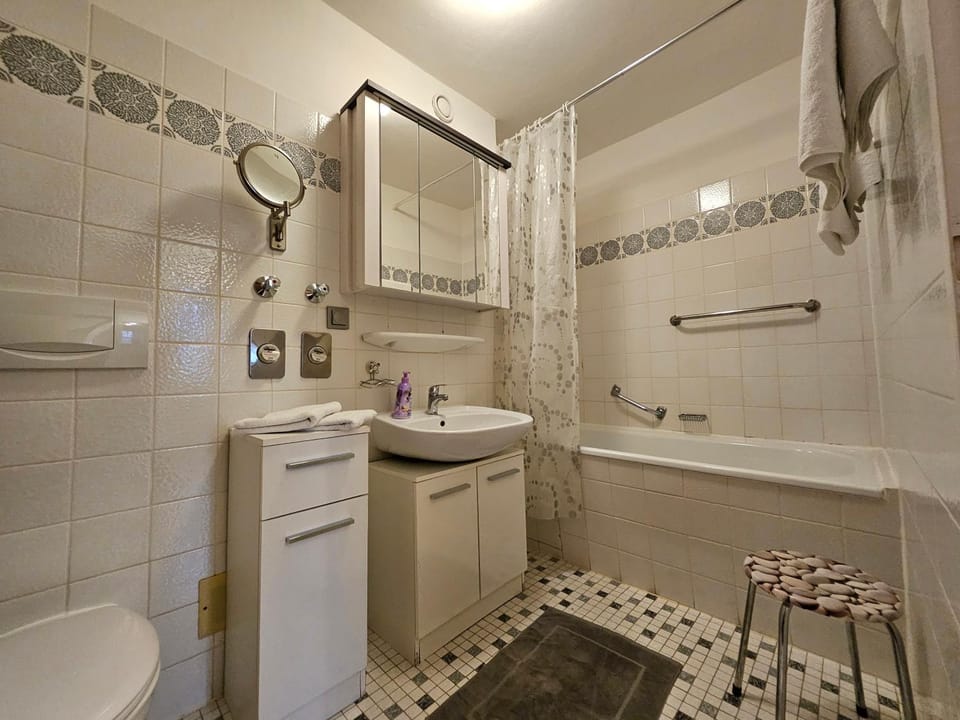 Toilet, Bathroom, Bath