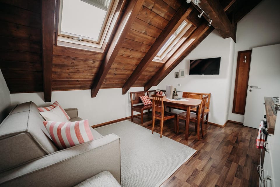 Kitchen or kitchenette, Living room, Seating area