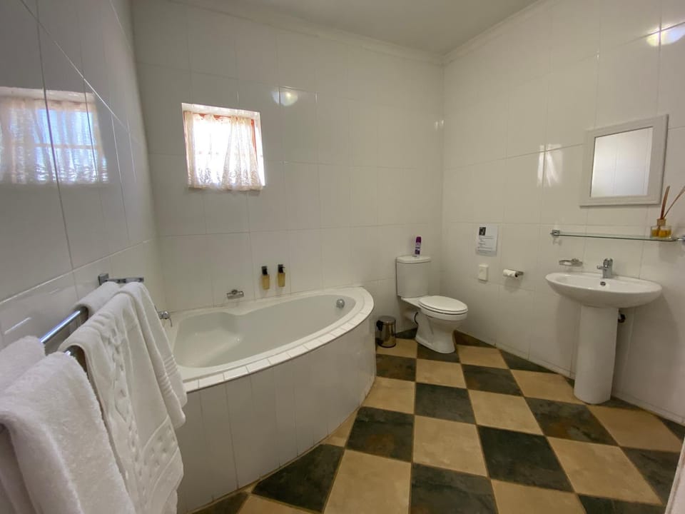 Toilet, Bathroom, Bath