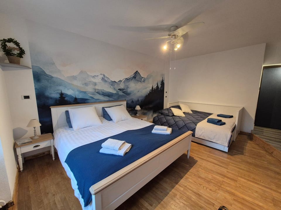 Photo of the whole room, Bedroom