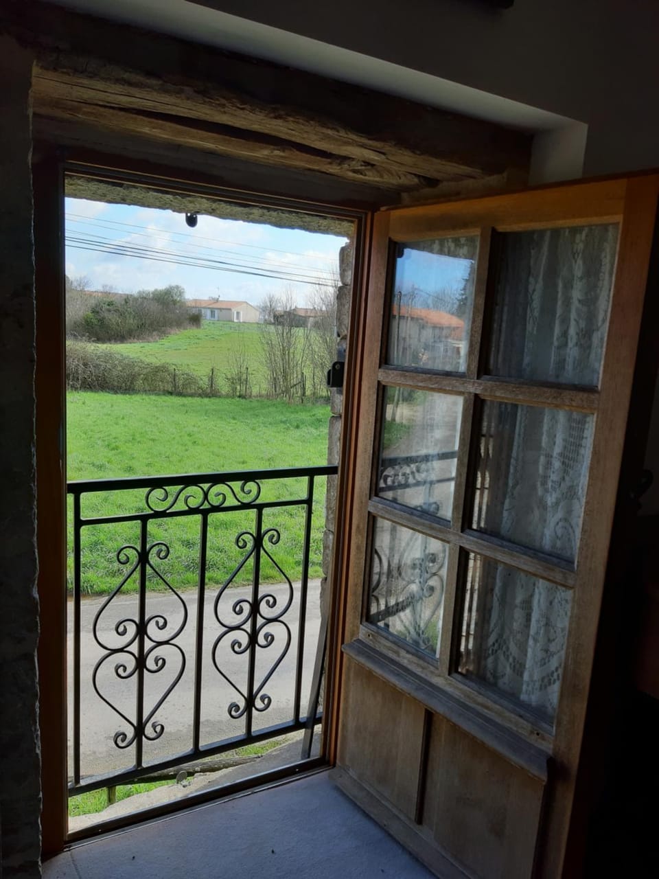 Wisteria Cottage House in Nouvelle-Aquitaine
