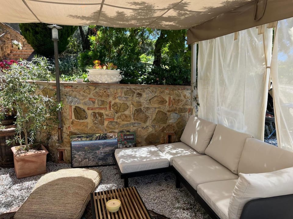 Wine Apartments Le Sedici Apartment in Tuscany