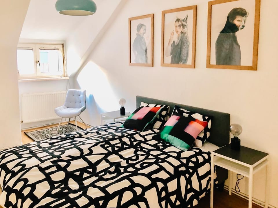 Bed, Photo of the whole room, Bedroom