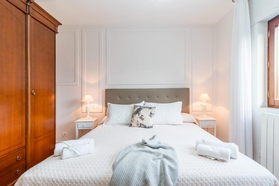 Living room, Bedroom