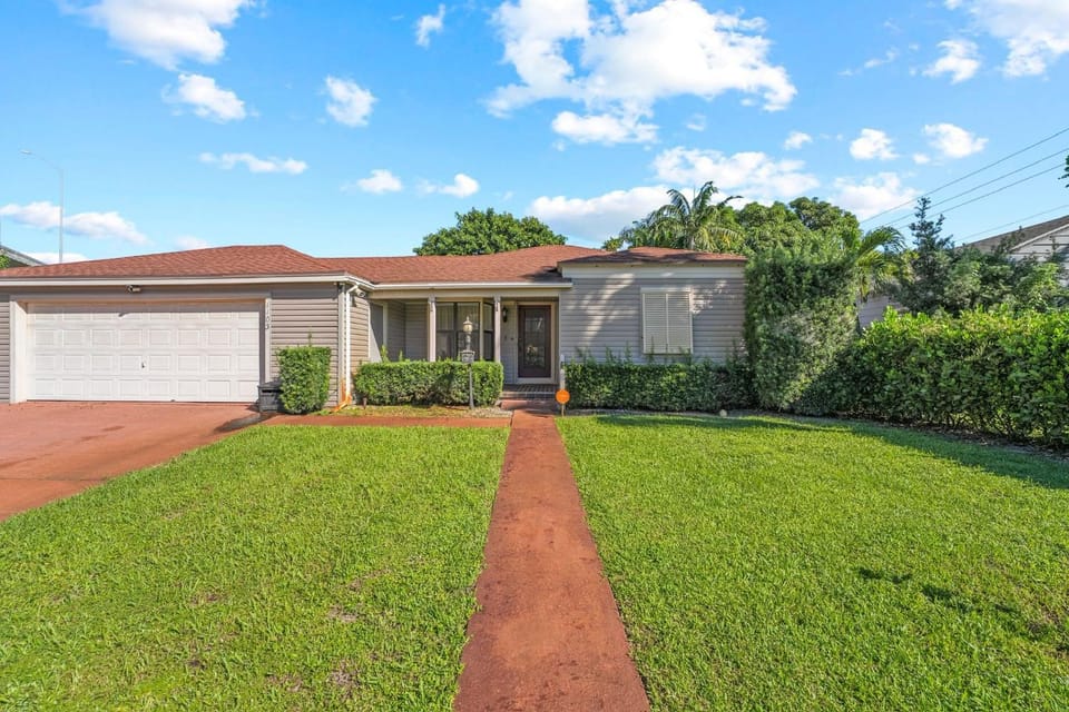Sunset Place House in West Palm Beach