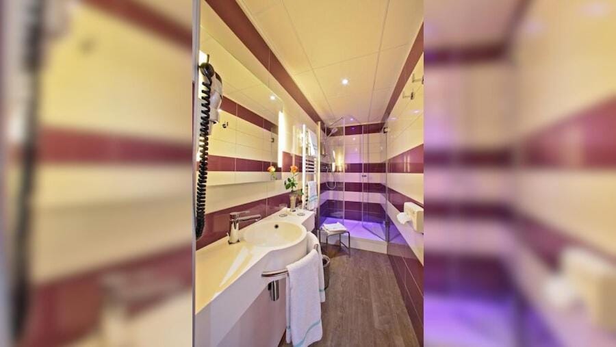 The Originals City - Hôtel Saint-Martial, Limoges Centre Hotel in Limoges
