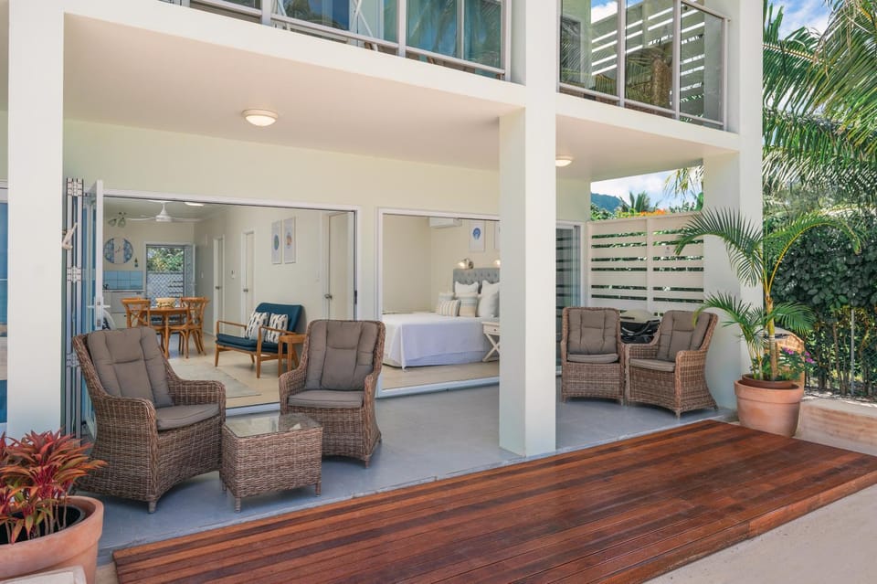 Patio, BBQ facilities, BBQ facilities, Balcony/Terrace, Living room, Bedroom, Sea view