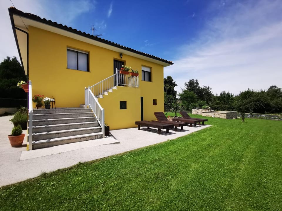 A Maquia Do Pousavedra House in Galicia
