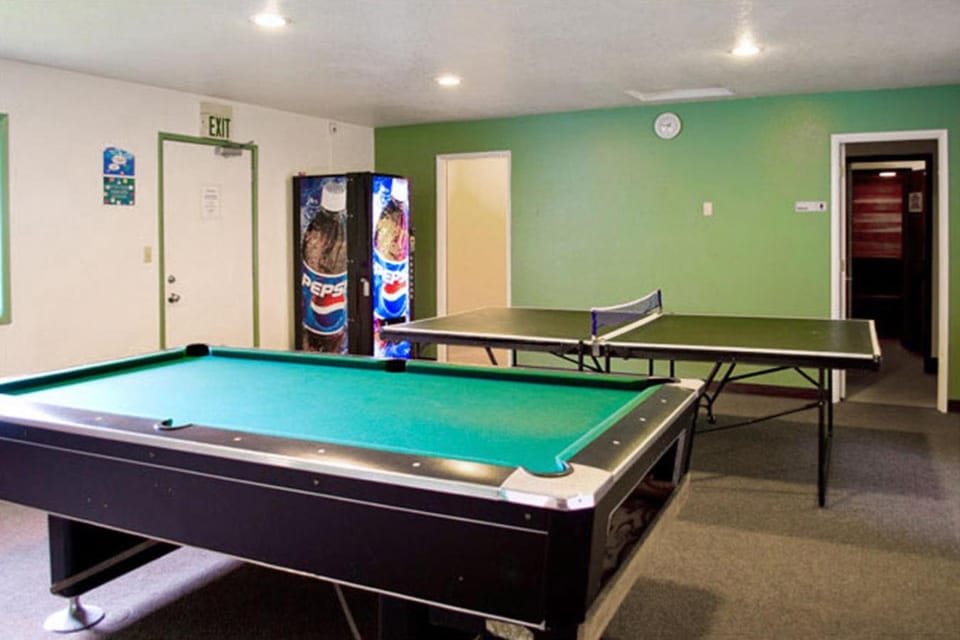 Billiard, Game Room, Table tennis