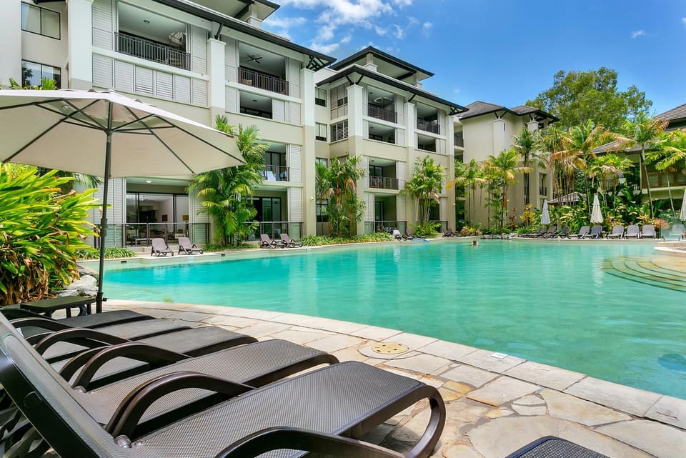 Property building, Swimming pool