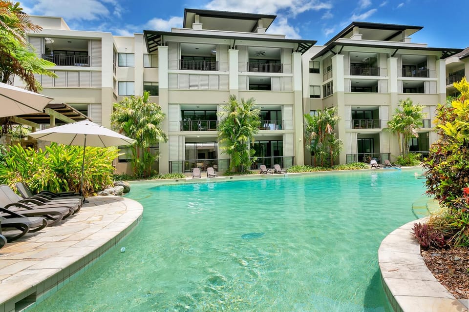 Property building, Swimming pool