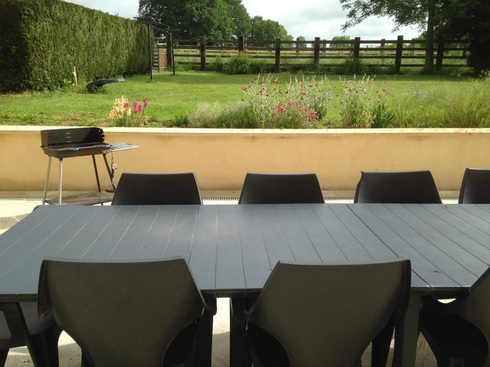 Maison de Bourg Avec Jardin et Wifi - Bures - FR-1-497-124 House in Normandy