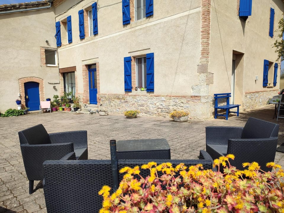 Relais de la poste suite Bed and Breakfast in Occitanie