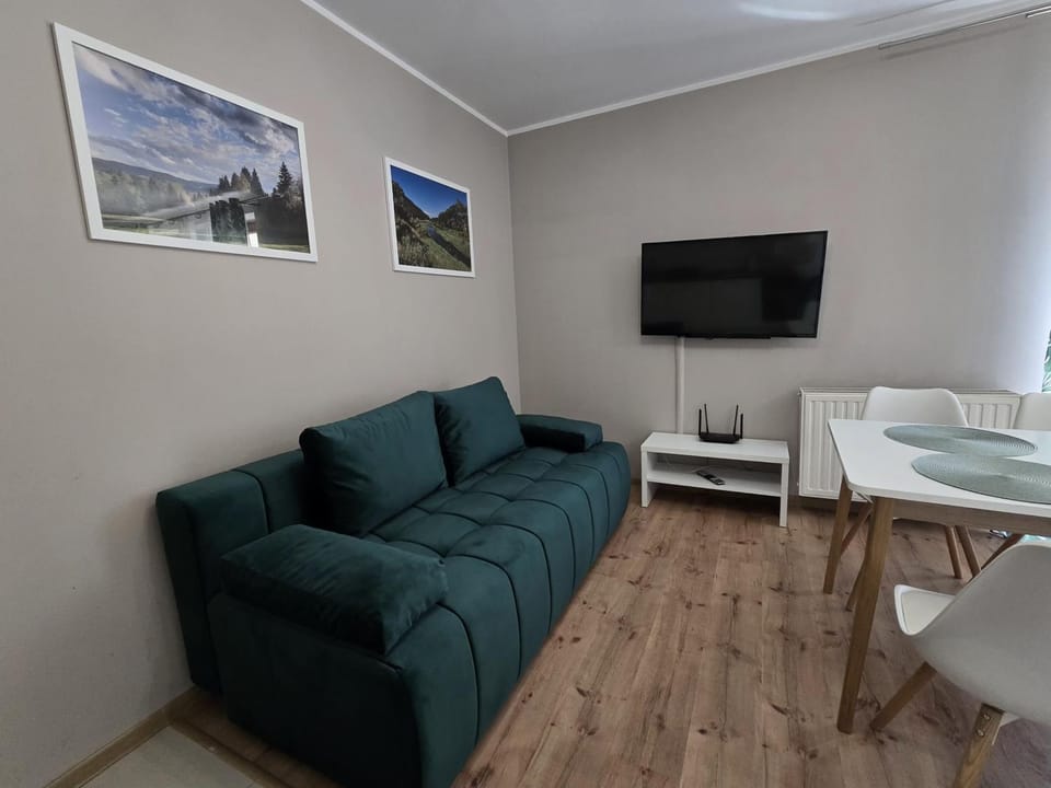 TV and multimedia, Seating area, internet
