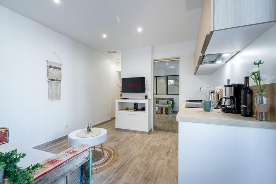 Coffee/tea facilities, Kitchen or kitchenette