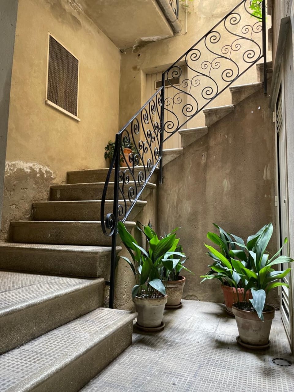 Patio, Facade/entrance