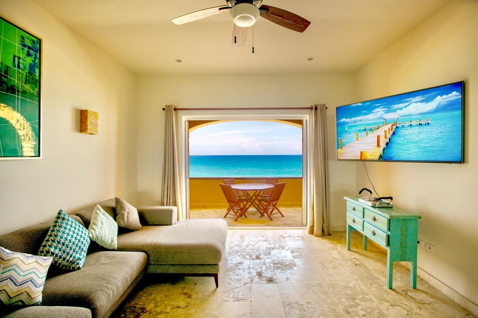 Living room, Sea view