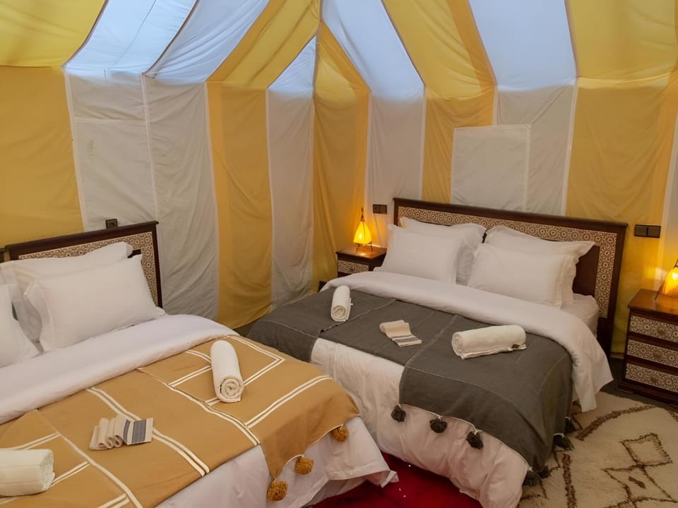 Photo of the whole room, Bedroom, towels