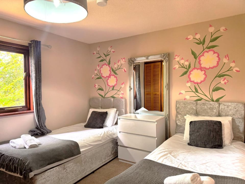 Primrose 17-Woodland Lodges-Carmarthen-Pembroke Chalet in Wales