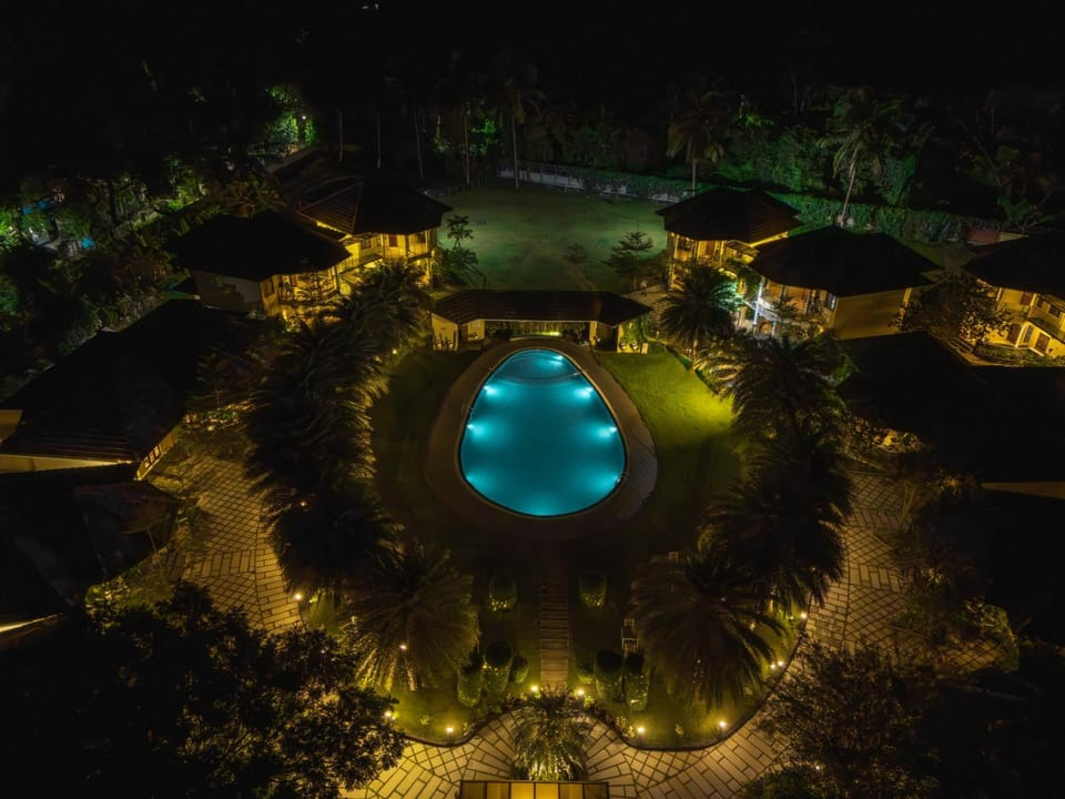 Bird's eye view, Swimming pool
