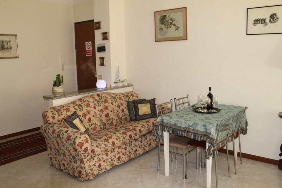 BEAUTIFUL HOLIDAY HOUSE by Marcos Apartment in Sanremo