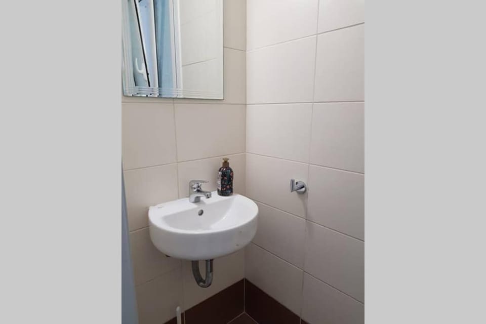 A Great Stay at a Comfortable Large Apartment Apartment in Kallithea