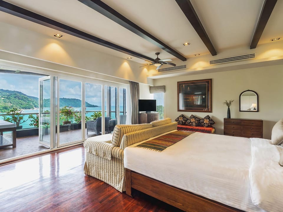 Bed, Natural landscape, TV and multimedia, Photo of the whole room, Bedroom, Mountain view