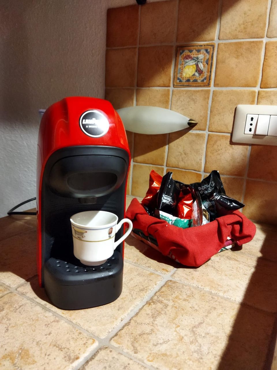 Coffee/tea facilities, Kitchen or kitchenette