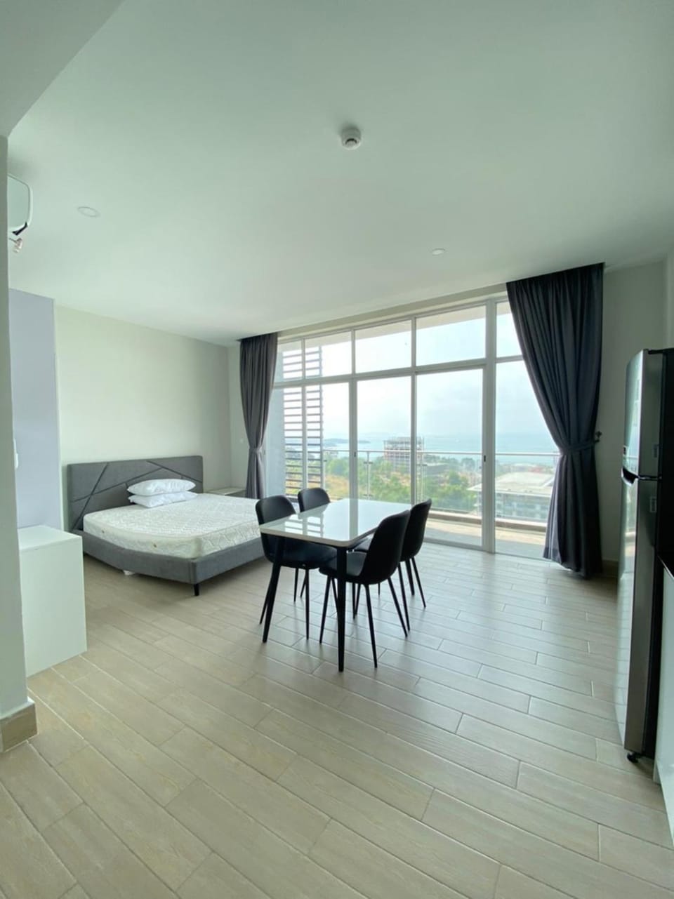 The Hill Residence Bed and Breakfast in Sihanoukville