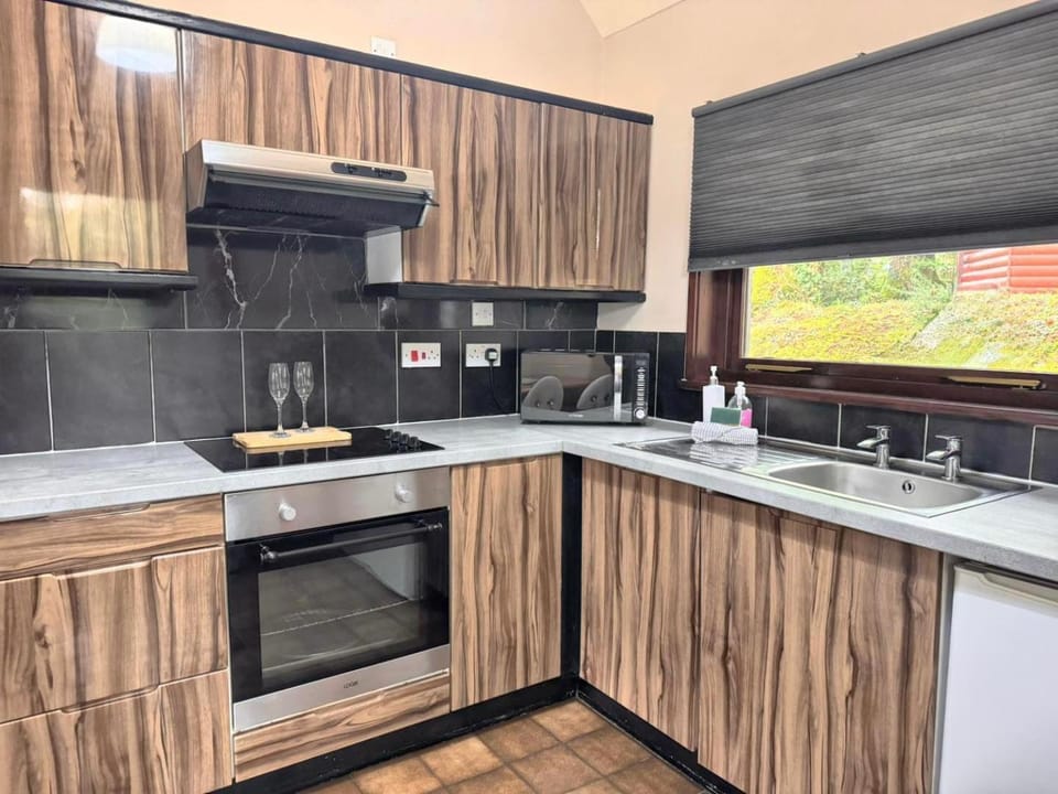 Primrose 19-Woodland Lodges-Carmarthen-Pembroke Chalet in Wales