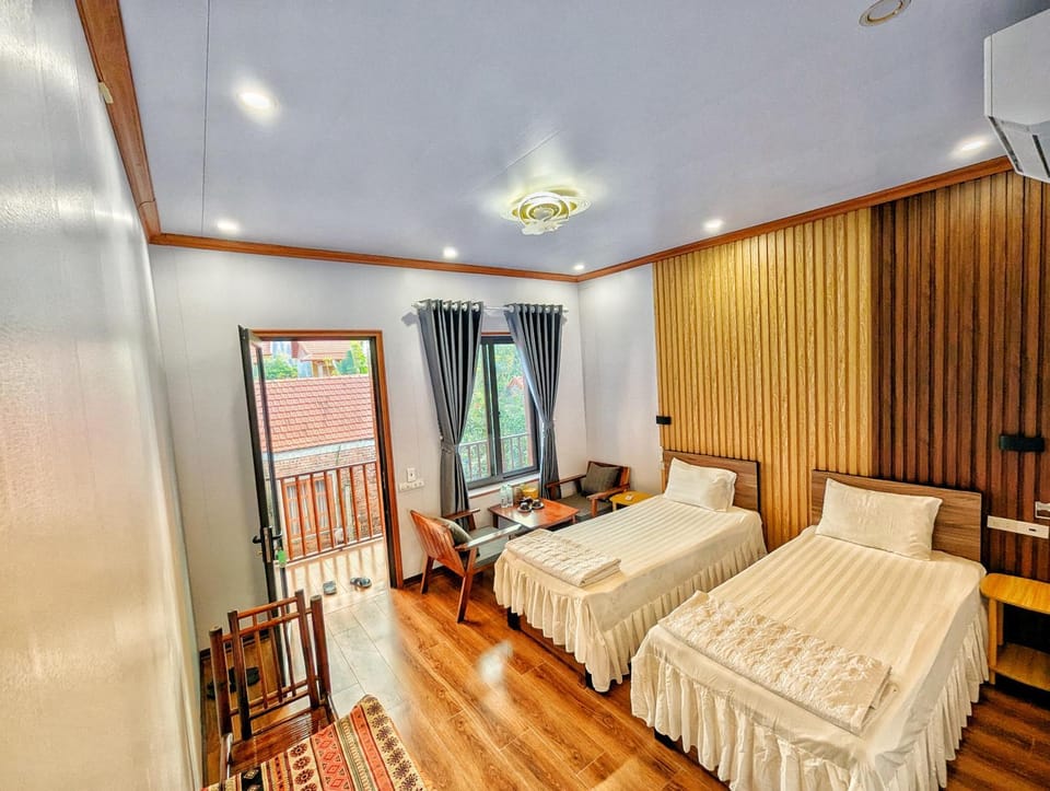 Bed, Living room, Photo of the whole room, Bedroom