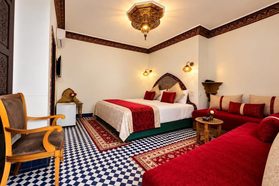 Bed, Seating area