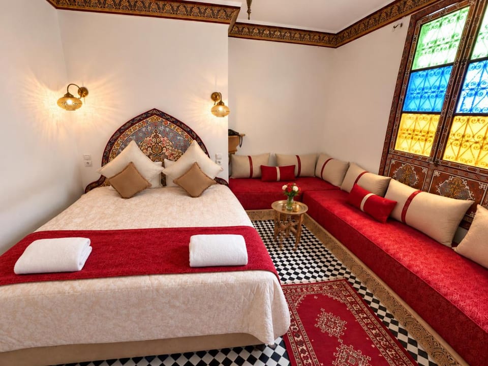 Bed, Living room