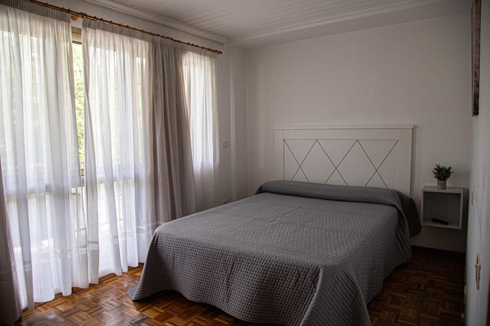 Garden Lodge Hostal Evencio Bed and Breakfast in Galicia