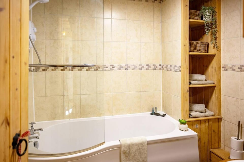 Bathroom, Bath