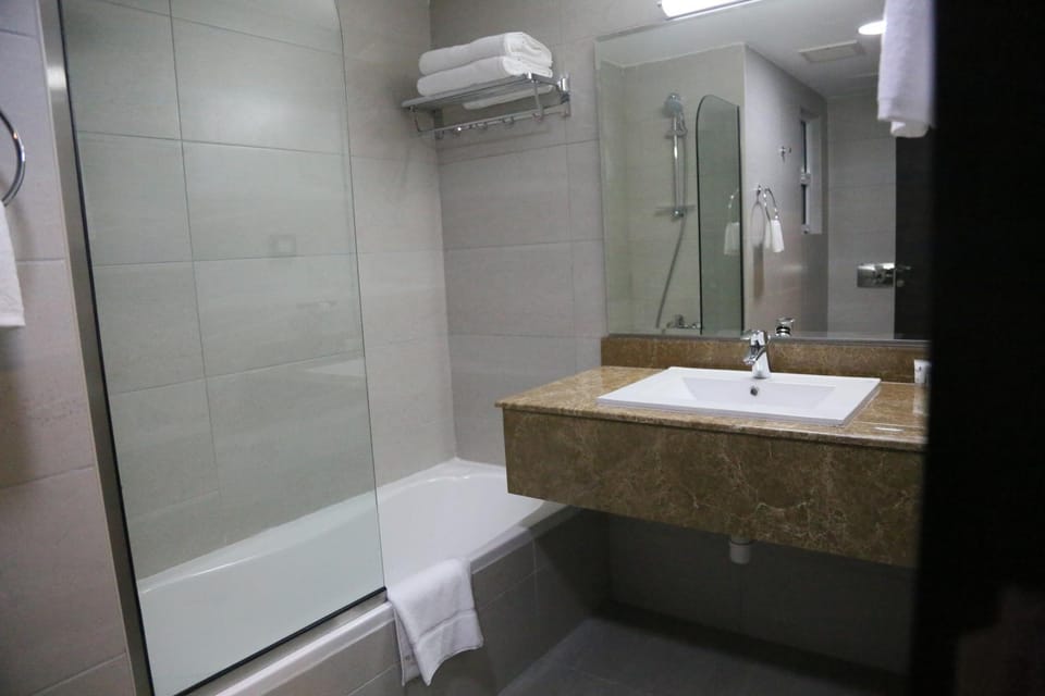 Bathroom, Bath