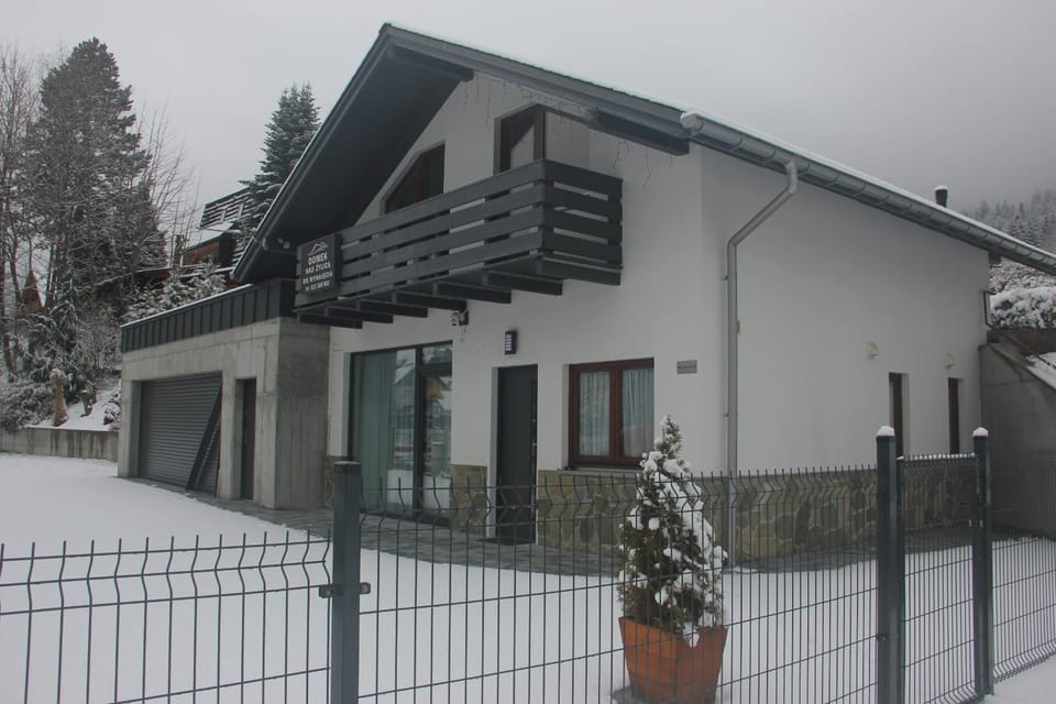 Property building, Winter