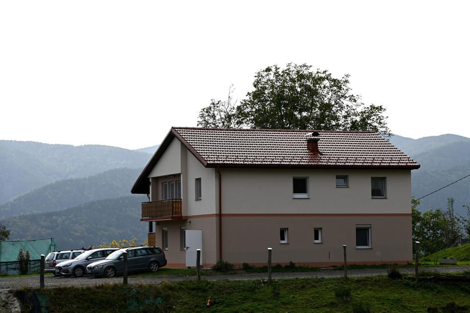 Property building, Nearby landmark, Natural landscape, Landmark view