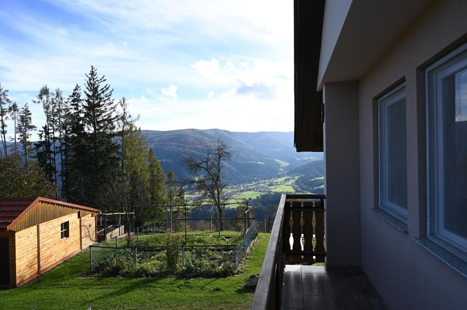 View (from property/room), Balcony/Terrace, Garden view, Landmark view, Mountain view, Inner courtyard view