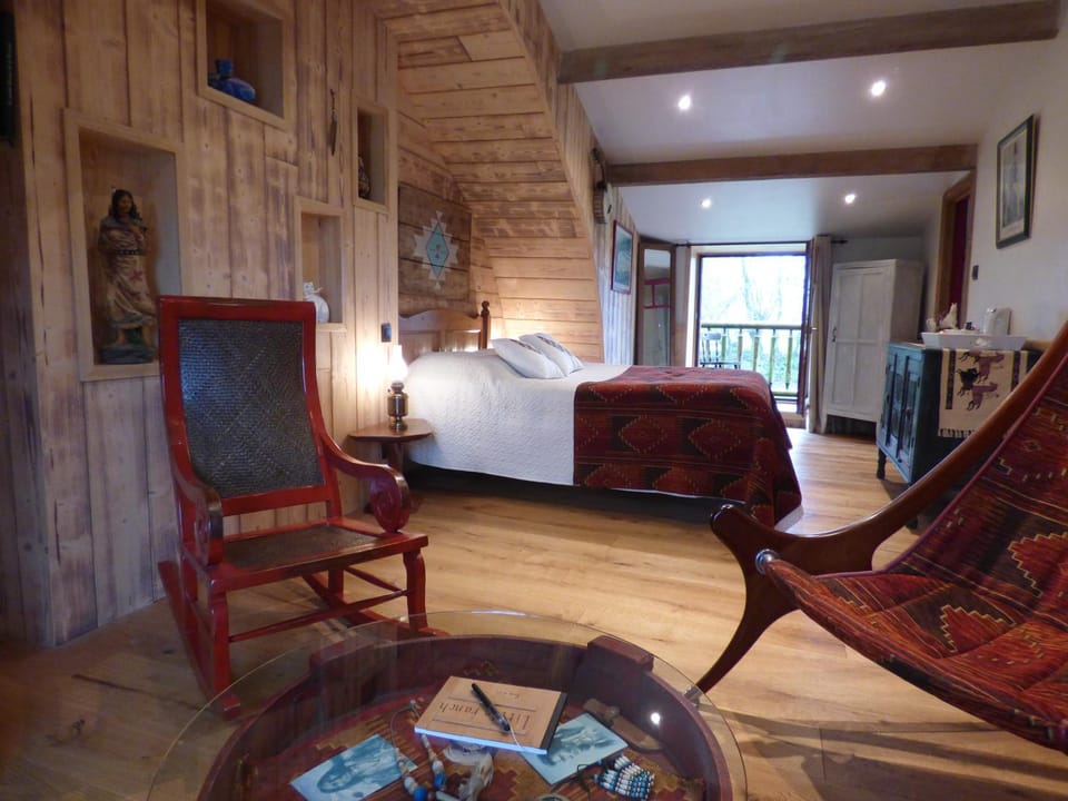 chambre d'hôte atypique "West little ranch" chambre amérindienne Bed and Breakfast in Finistere