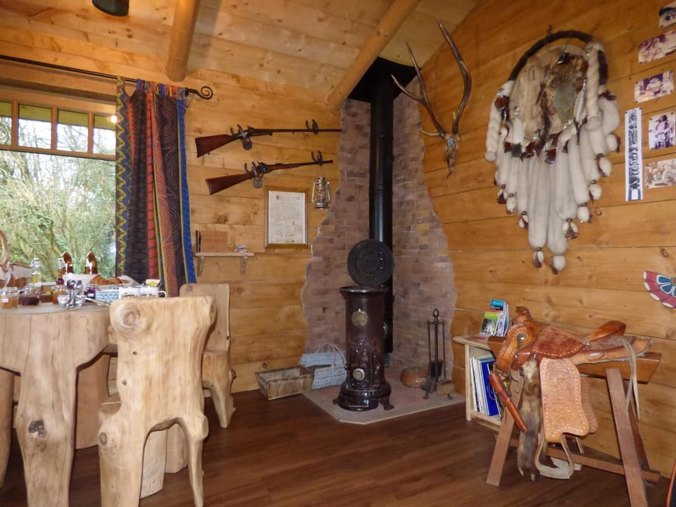 Chambre d'hôte atypique "trappeur" West little ranch Bed and Breakfast in Finistere