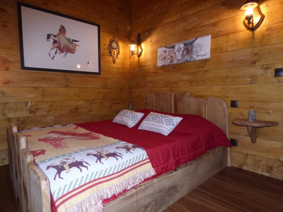 Chambre d'hôte atypique "trappeur" West little ranch Bed and Breakfast in Finistere