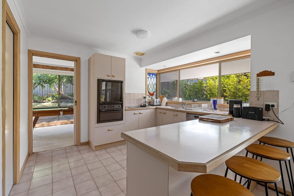 Surf Side Veronica - WiFi & Netflix House in Inverloch
