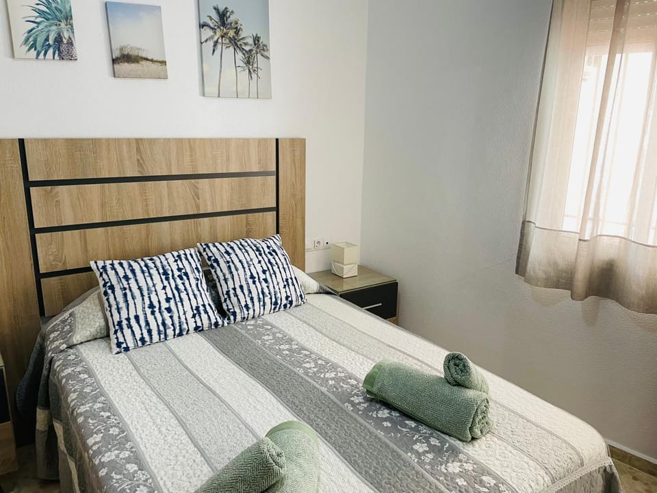 Bed, Photo of the whole room, Bedroom, heating, internet, soundproof, towels, wardrobe