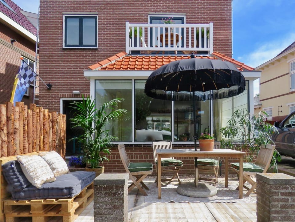 Garden, Seating area