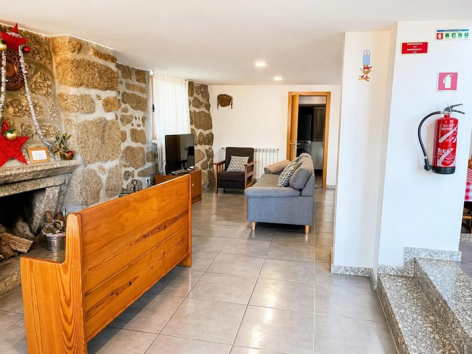 TV and multimedia, Living room, fireplace