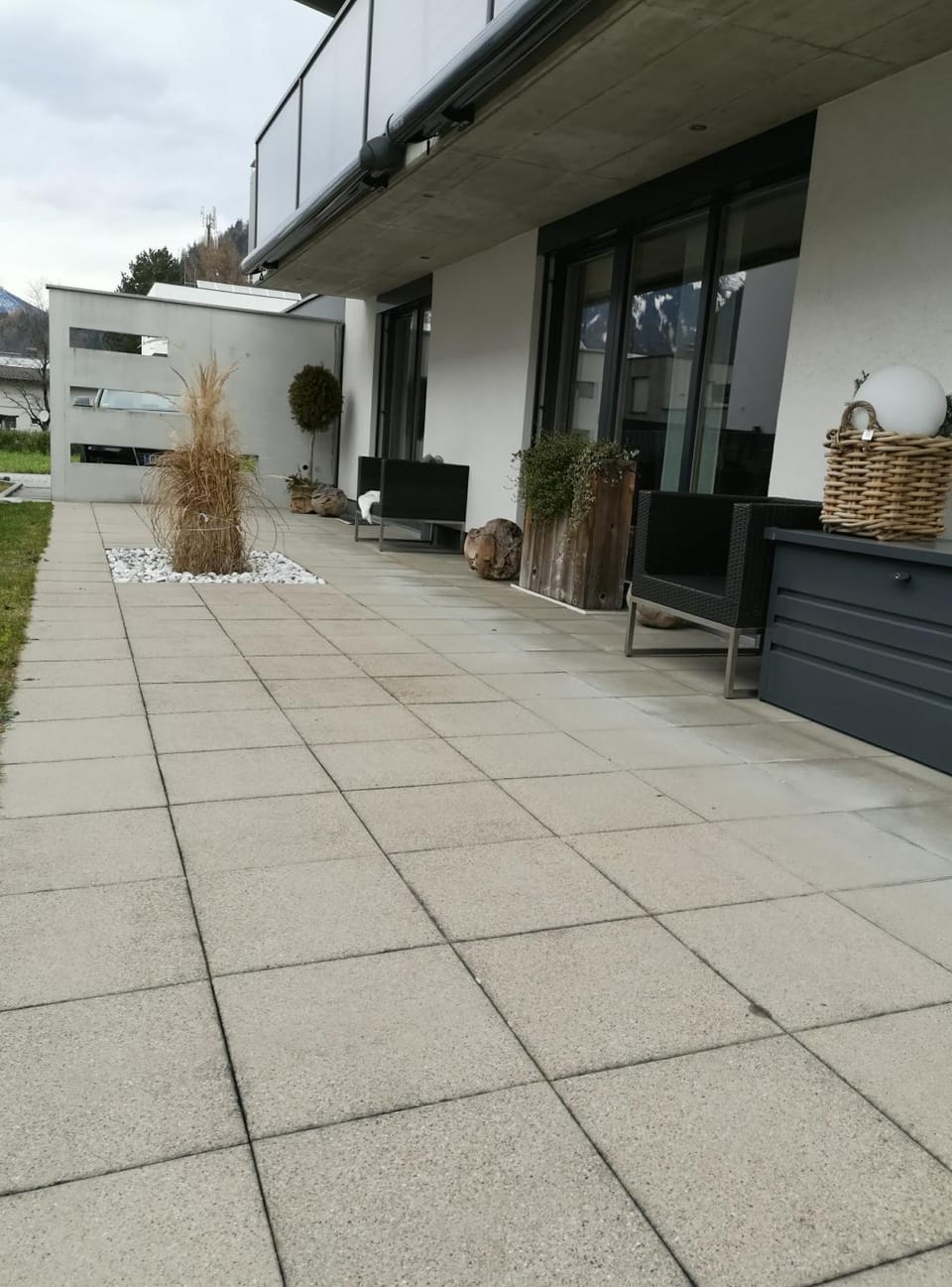 Property building, Patio, Facade/entrance, BBQ facilities, Balcony/Terrace